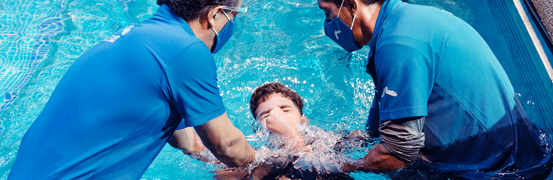Pasos de fe a través del bautismo en agua
