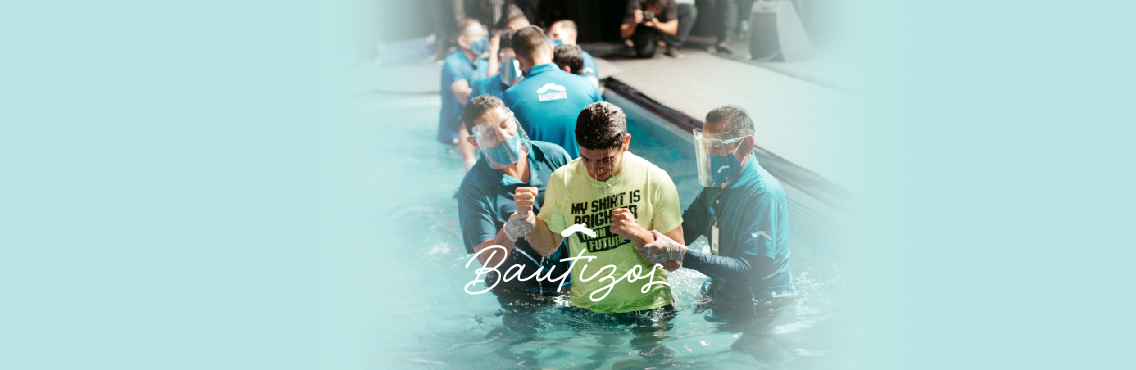 Casa de Dios celebra bautismos en agua